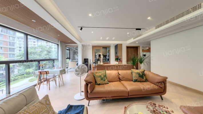 香港置地云山岳南区二手房实景图