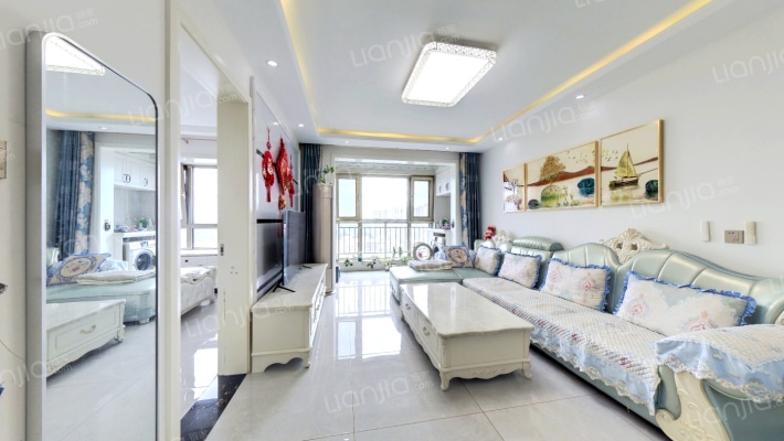 高铁站旁边精装三居室，全天采光-客厅