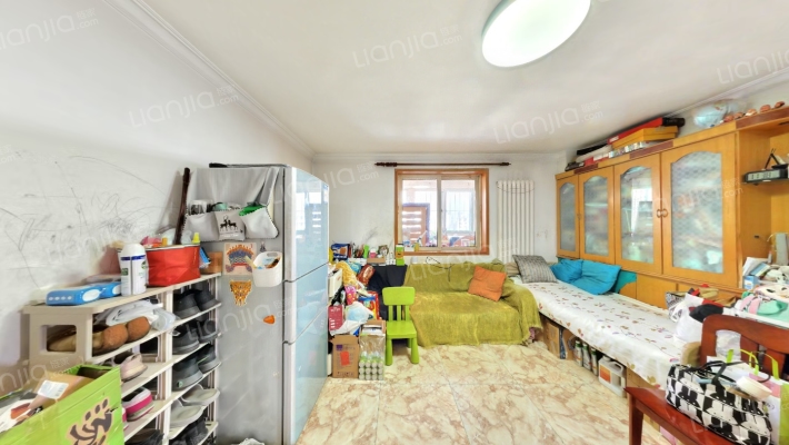 艳益家园二手房实景图