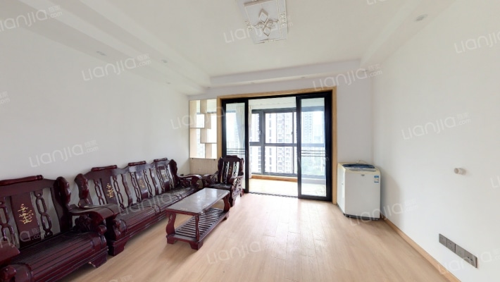 卓越维港二手房实景图