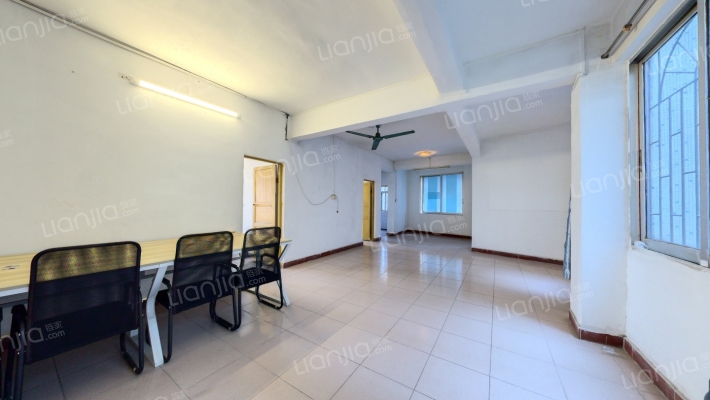 鸿运楼二手房实景图