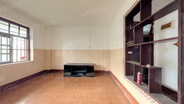 保险公司大院二手房实景图