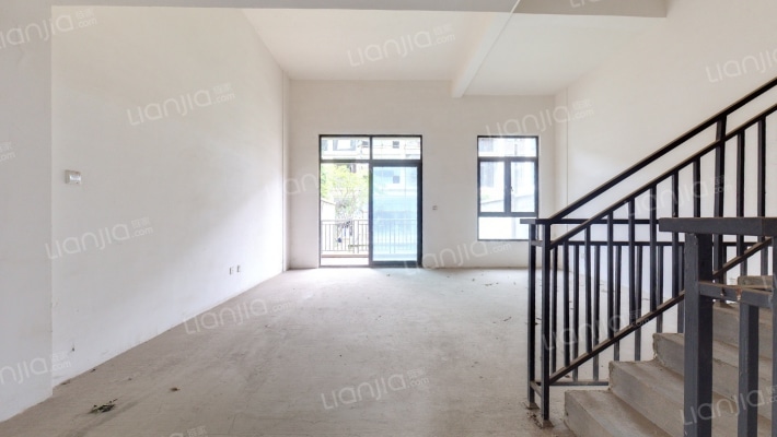 三利麓山城阅庐二手房实景图