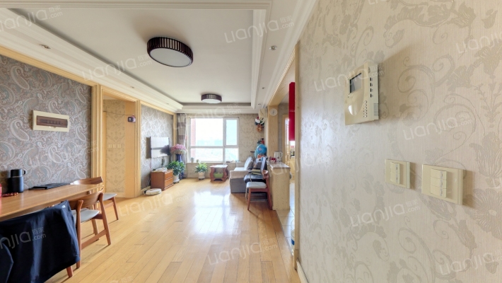 泊岸华庭二手房实景图