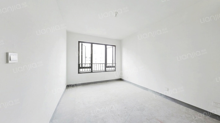 德信湖畔雅苑二手房实景图