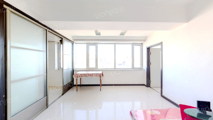 擎天华庭二手房实景图