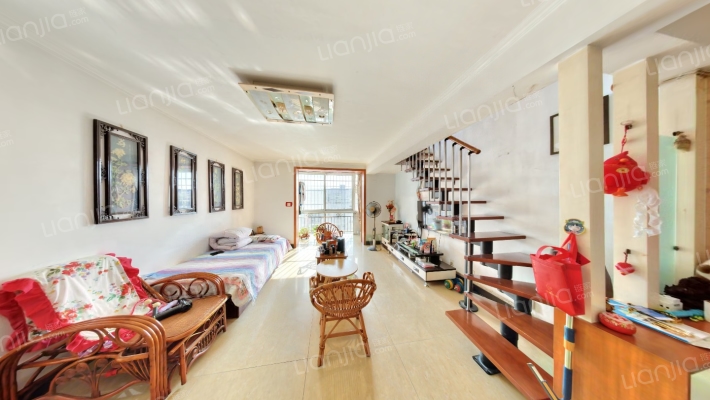 心港假日苑西区二手房实景图