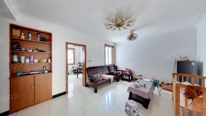 宝领新村二手房实景图