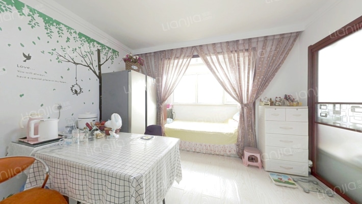 亿龙国际公寓二手房实景图