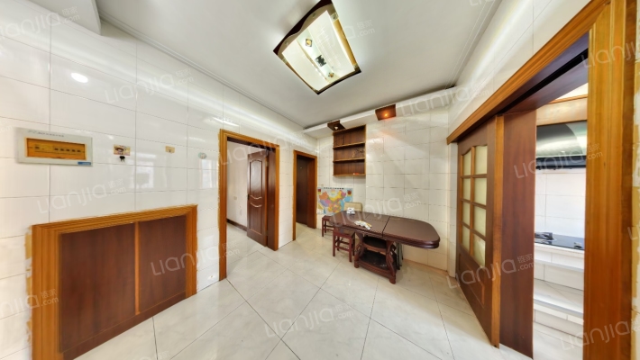 安利新村二手房实景图