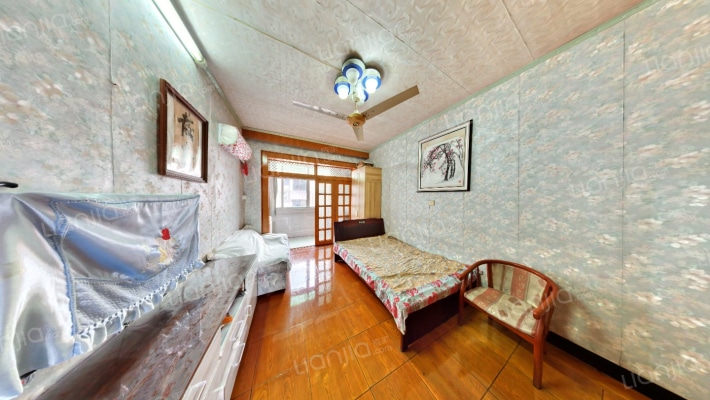 凯旋路168号二手房实景图