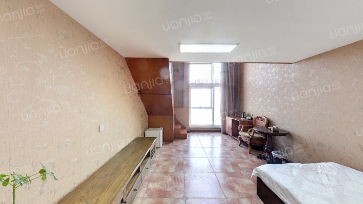 沿海鉴筑反正LOFT二手房实景图