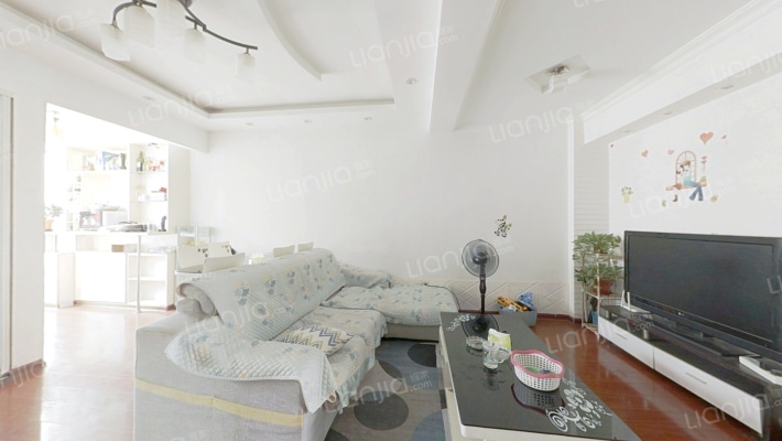 嘉德花苑二手房实景图