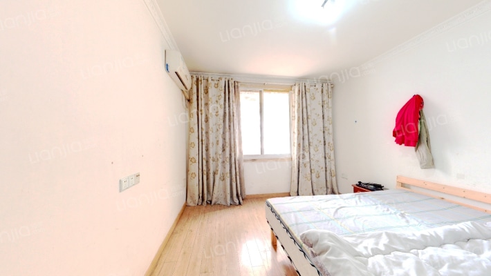 跃龙路36号二手房实景图