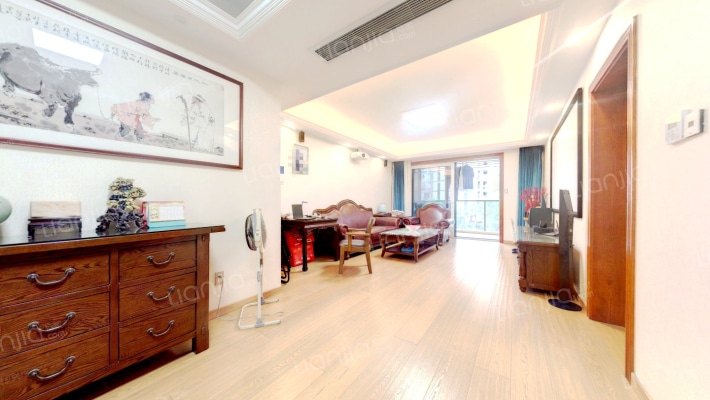 滨江凯旋门二手房实景图