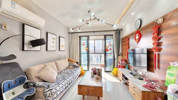 绿地玫瑰城东区二手房实景图