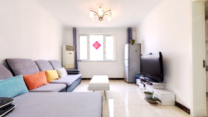 德信公园北侧，精装修两居室，随时看房-客厅