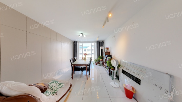 心港假日苑西区二手房实景图