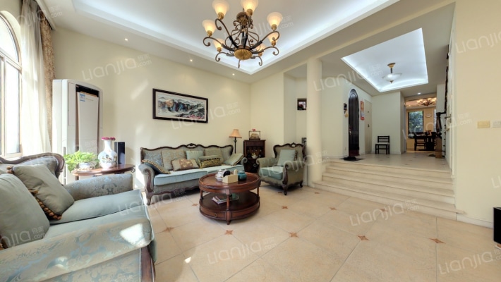 同润加州(别墅)二手房实景图