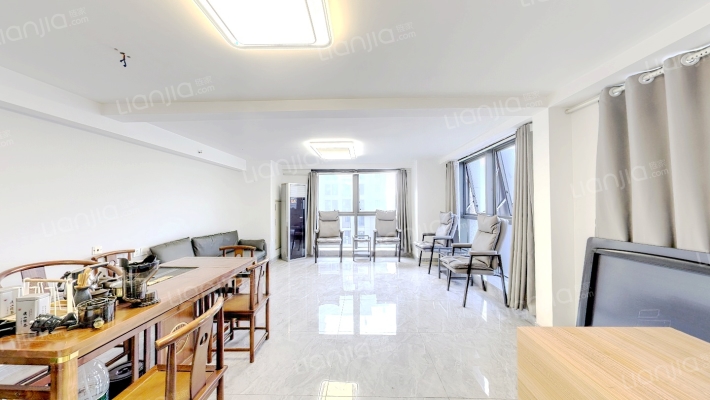 金轮双子星国际公寓二手房实景图