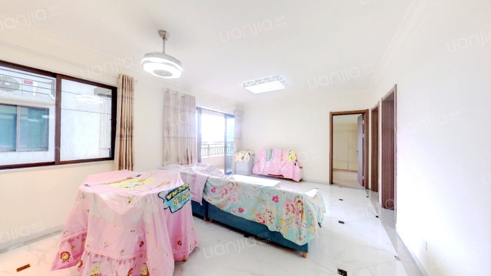 容桂碧桂园花季苑二期二手房实景图