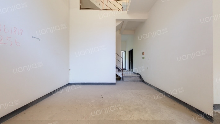 世茂茂悦府别墅二手房实景图