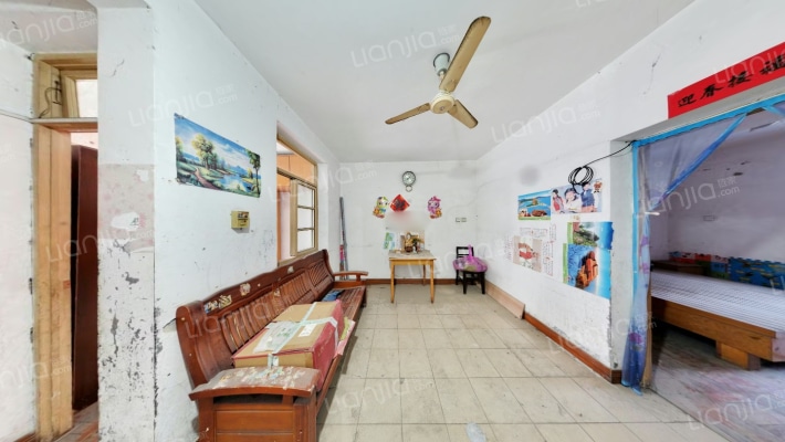 幼师宿舍二手房实景图