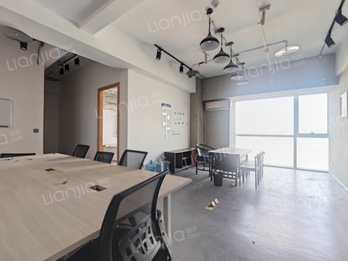 整租·重庆棕榈泉国际中心 1室0厅 西