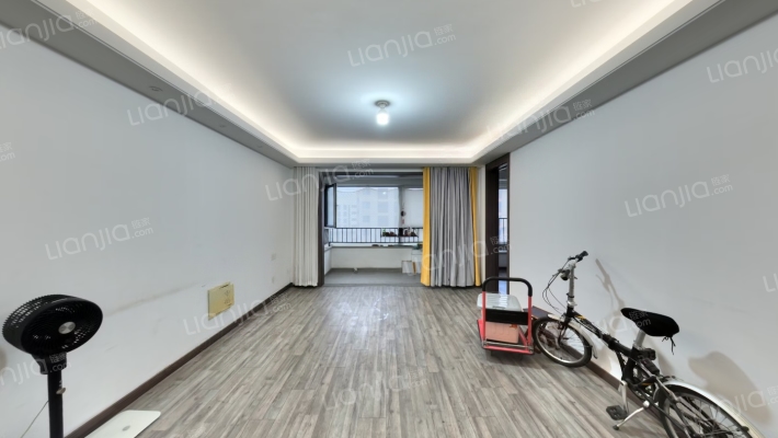 万科龙湖城市之光南区二手房实景图