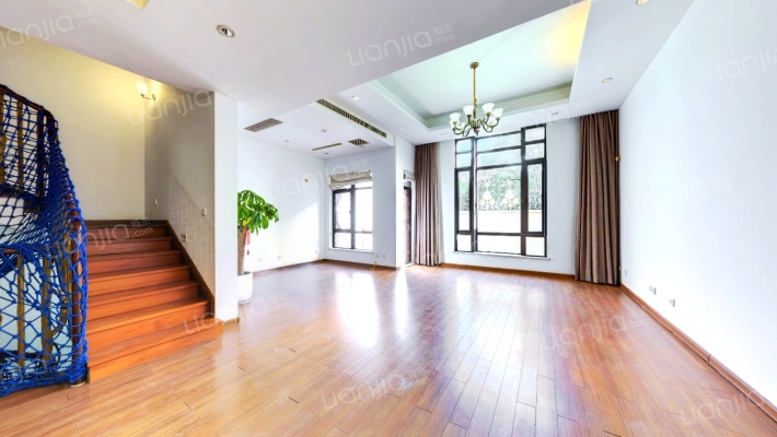 万科红郡二手房实景图