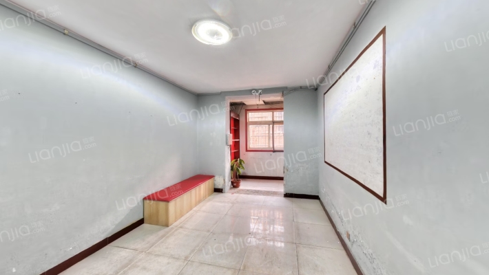 沿河路新建楼二手房实景图