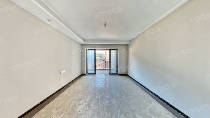 保利林语爱丁堡二手房实景图