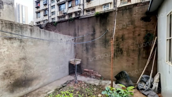 诚朴路133号二手房实景图