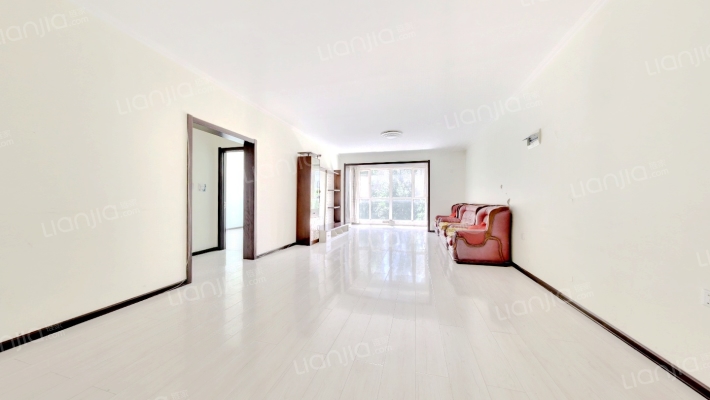 世茂滨江 法兰西二手房实景图