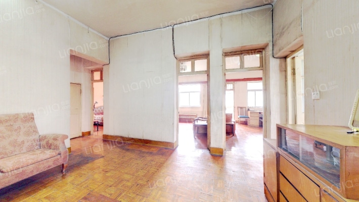 体育场路557号二手房实景图