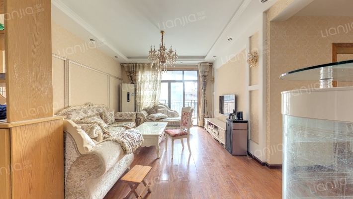 新天卫城红景街区二手房实景图