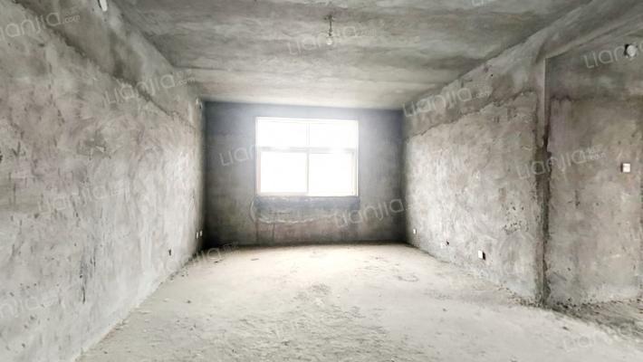 蓝天彼岸花园二手房实景图