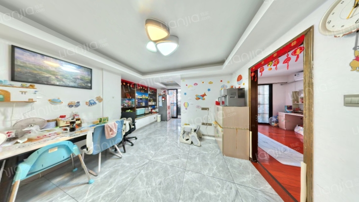 鸿发公寓二手房实景图