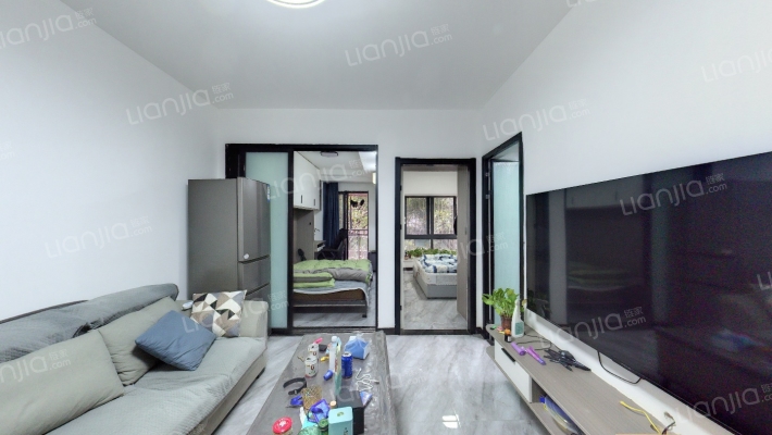 前卫江畔二手房实景图