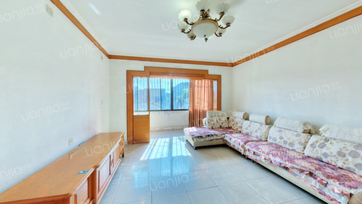 航天路236号院二手房实景图