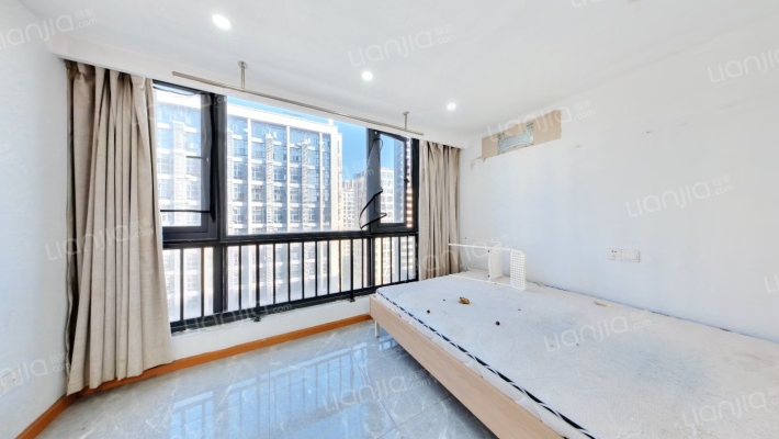 东田怡丰城二手房实景图