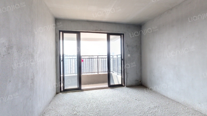 彰泰欢乐颂二手房实景图