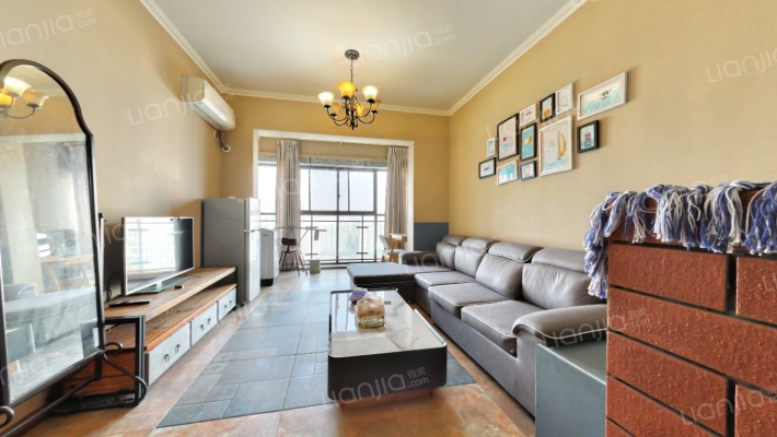 布鲁明顿广场二手房实景图