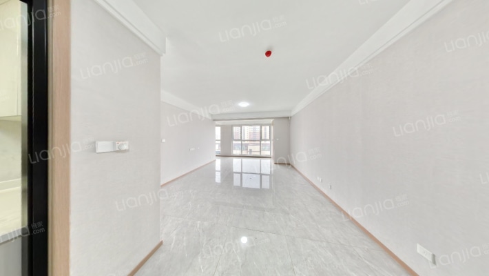 飞龙伯樾府二手房实景图