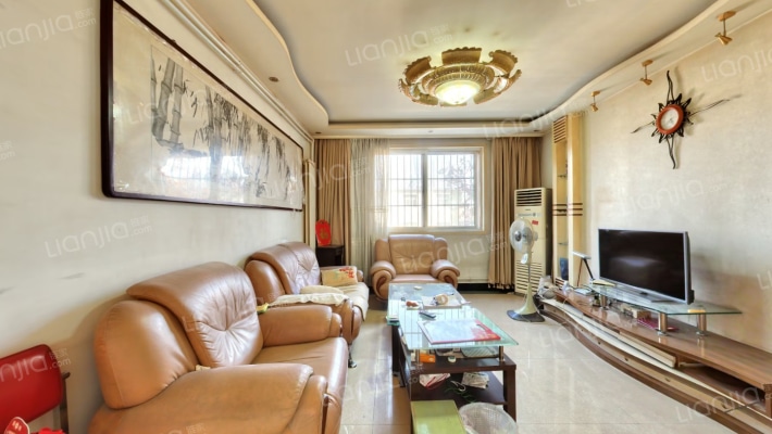 万山华庭二手房实景图