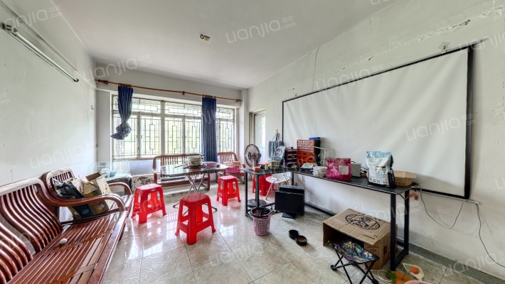 银湖汽车站综合楼二手房实景图