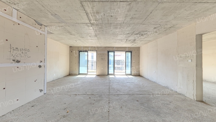 保利金香槟二手房实景图