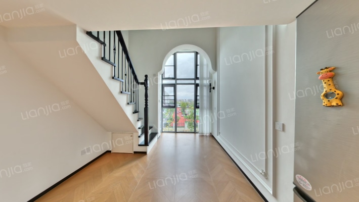 绿地东海岸海湾风尚中心铂俪湾二手房实景图