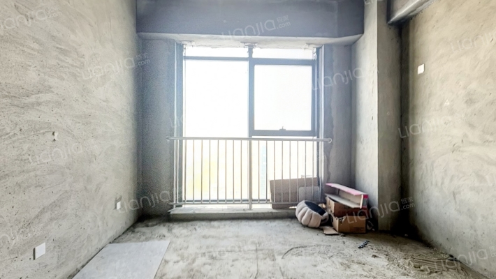 百盛国际二手房实景图