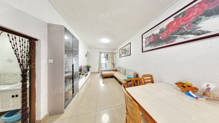 英豪花园二手房实景图